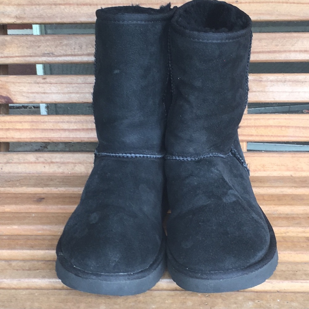 Ugg Short Boot Sz 10